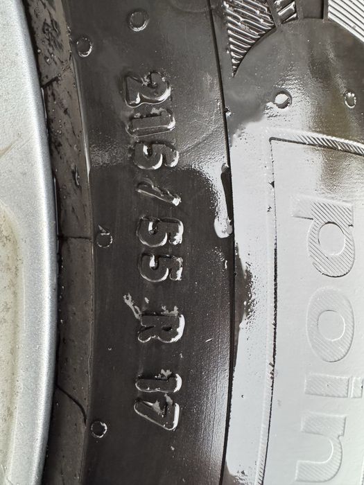 Vand un set cauciucuri