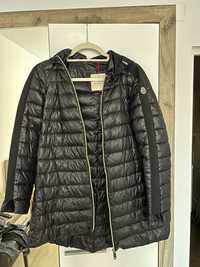 Vând geacă Moncler