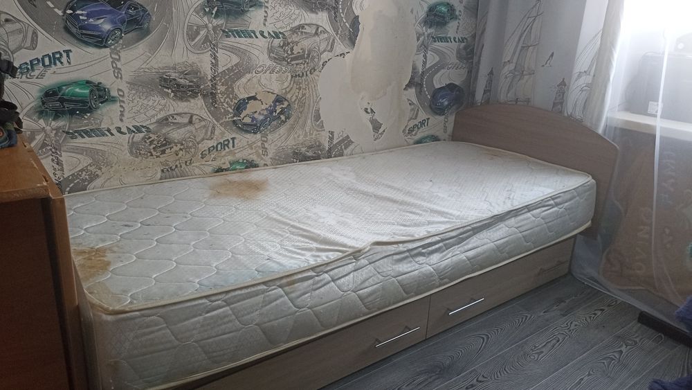 Продам односпальную кровать