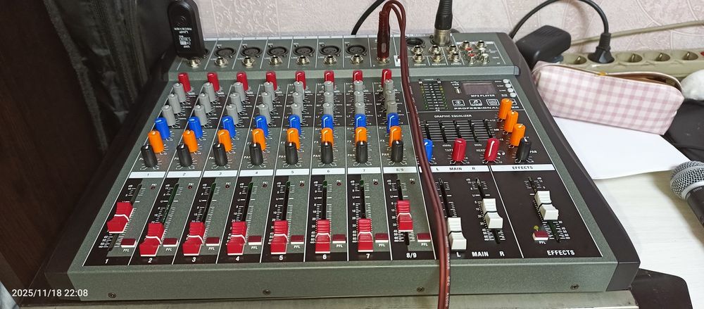 Пульт микшерный 8 канальный