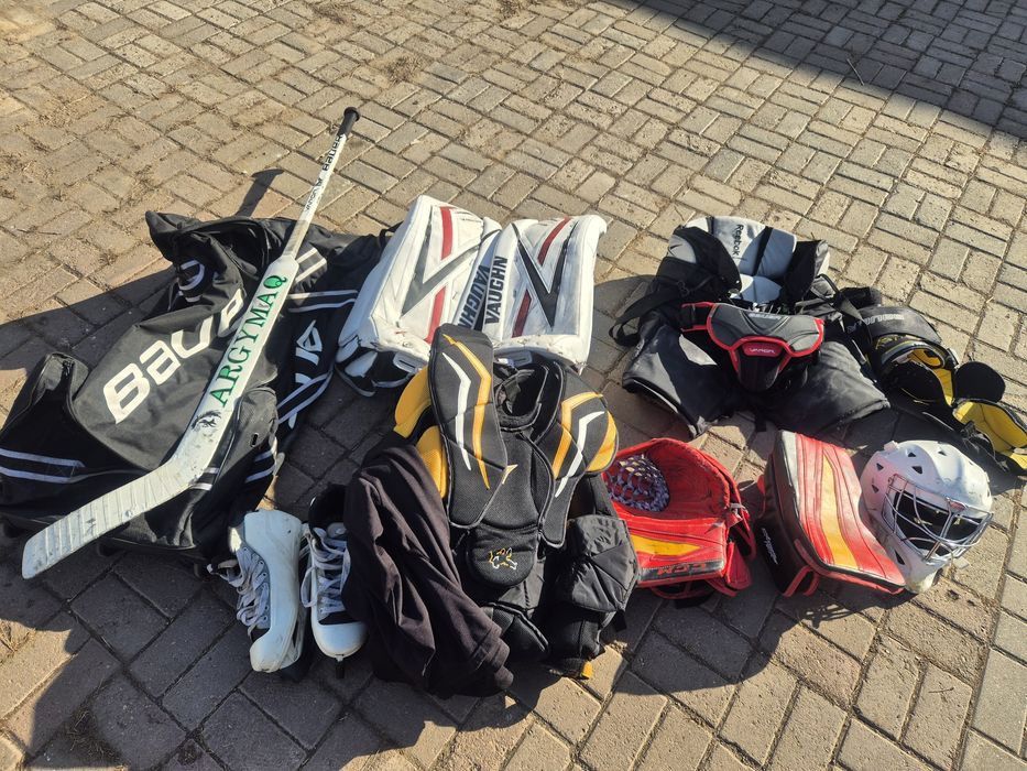 Продам хоккейную вратарскую форму