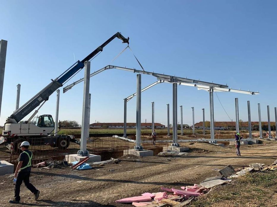 Vand hala metalica cu panouri sandwich conform proiect montaj la cerer