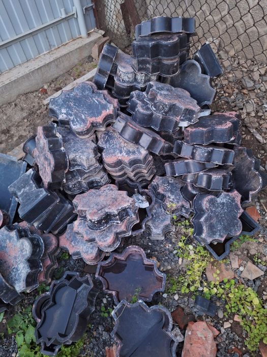 Vând matrițe pavaj