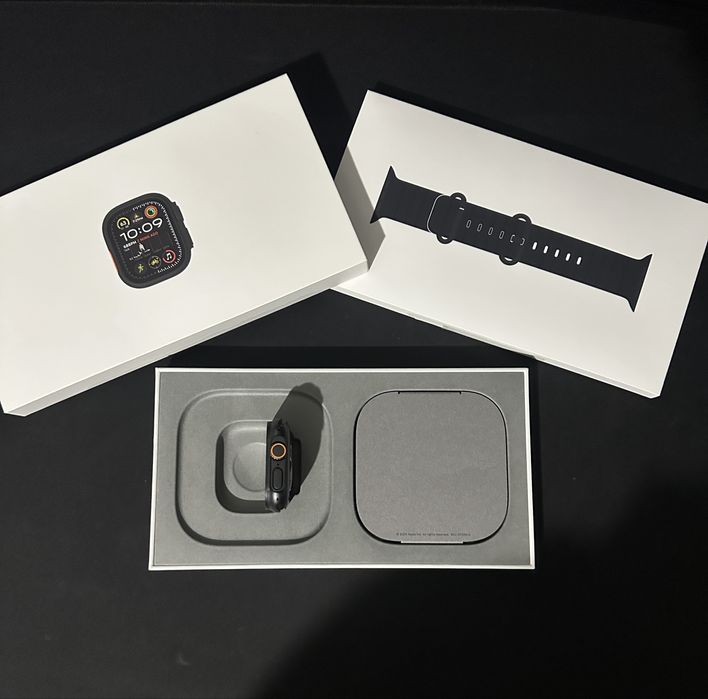Apple Watch Ultra 2 49mm Titanium Black 2024– Като нов, пълен комплект