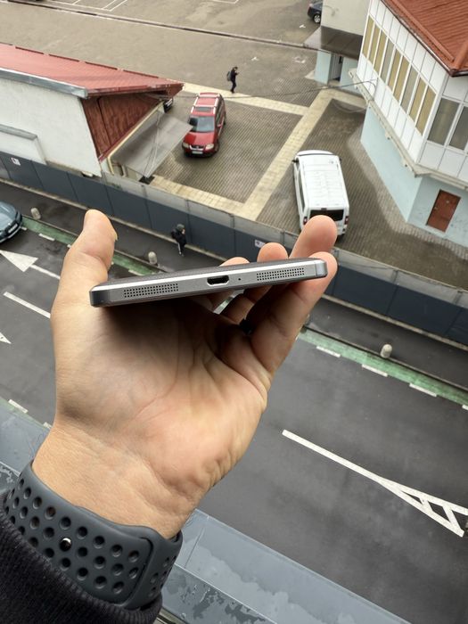 Telefon Blackberry Pasport Silver Edition