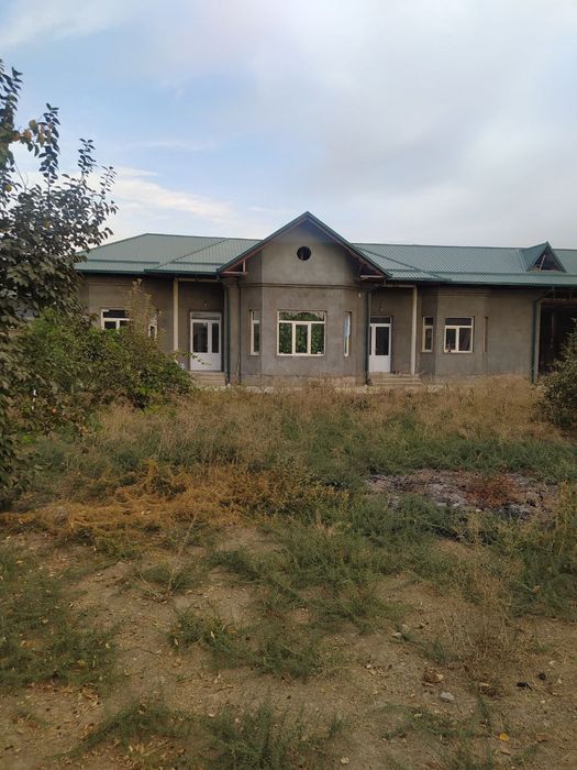 Uy sotiladi.  Obod maxallada