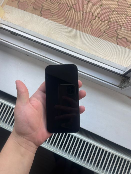 Vand iphone 15 negru!