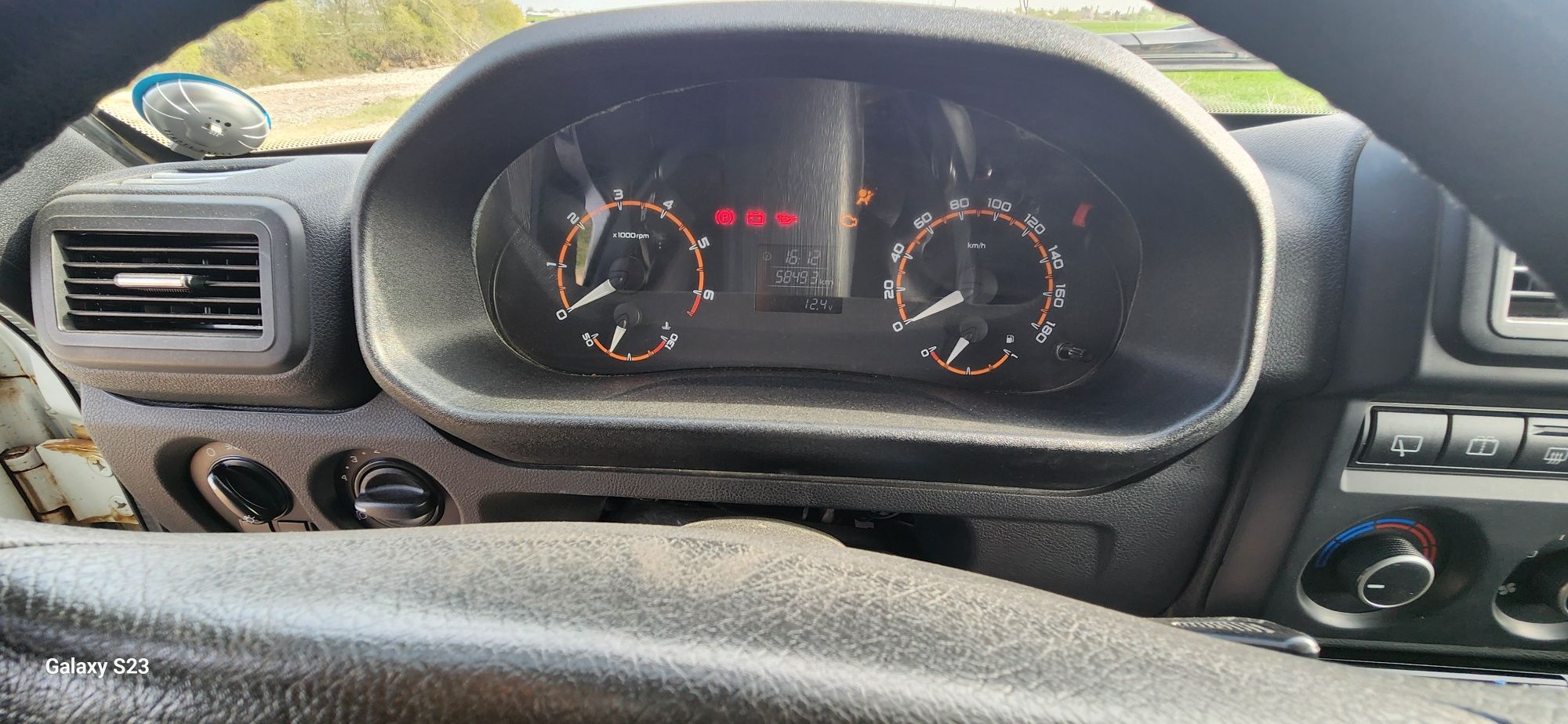 Niva classik 3 eshik