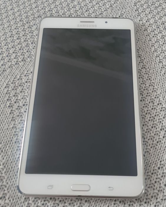 Планшет Samsung SM-T235