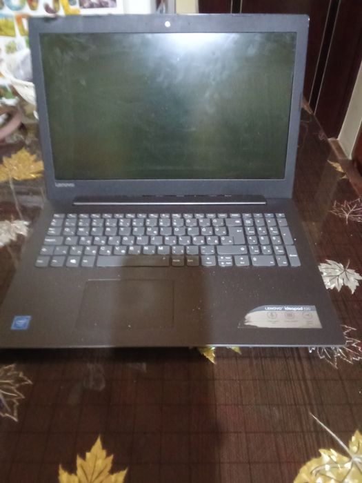 Vând laptop Lenovo