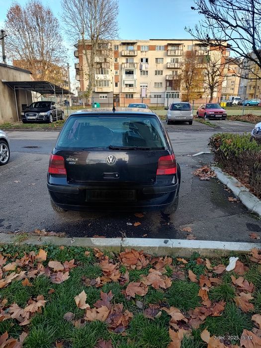 Vând Golf IV 1,4,16valve motor AXP benzina , negociabil