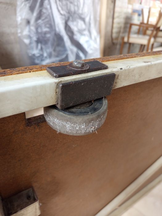 Ниска транспортна количка за багаж или монтьор