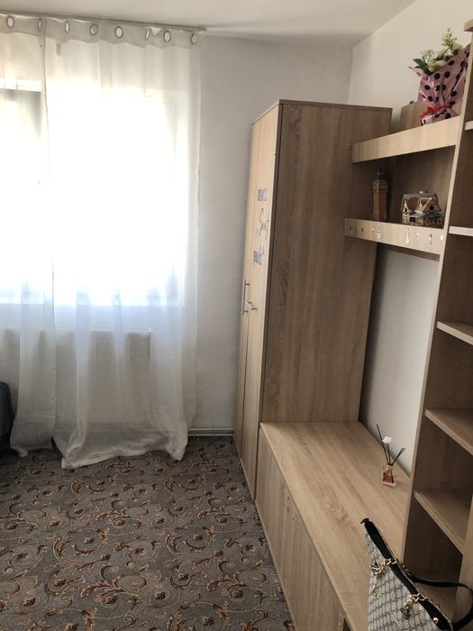 Vind apartament in Valeni de Munte