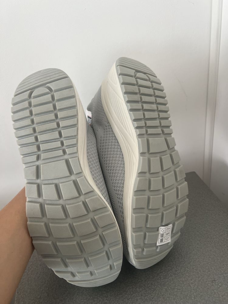 Сникърси skechers