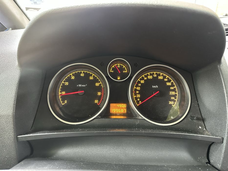 Opel Zafira B (A05)