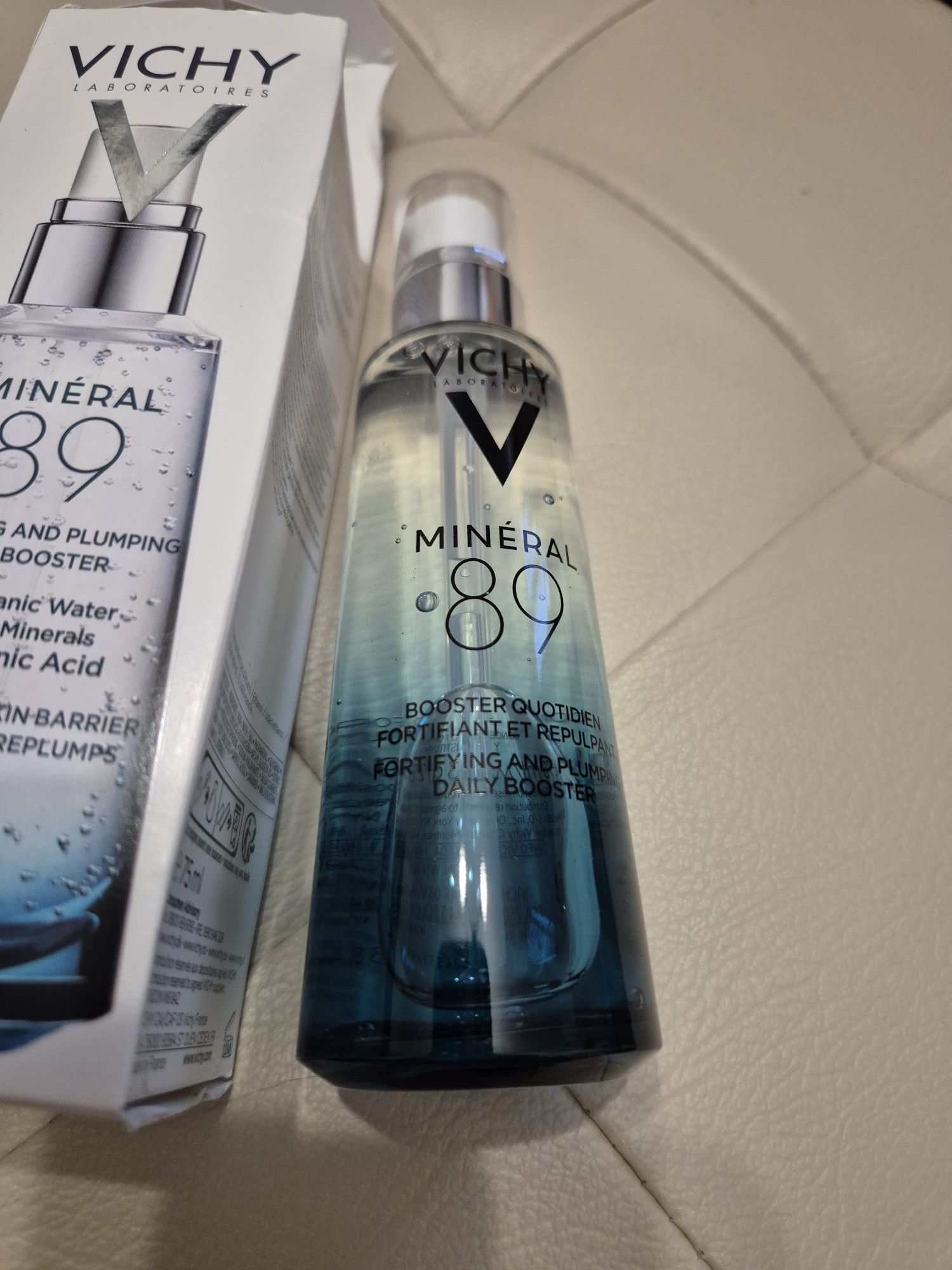 Gel-booster zilnic cu acid hialuronic cu efect de hidratare si fortifi