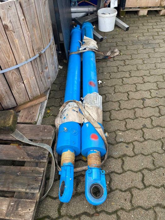 Cilindri hidraulici pentru excavator – NOI