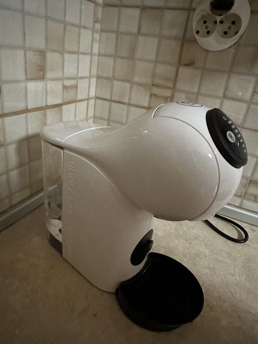 Продавам кафемашина Nescafe Dolce Gusto.