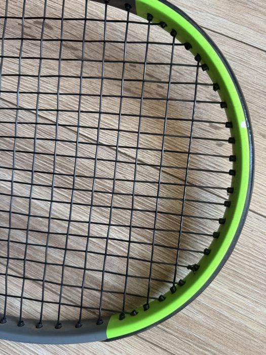 Продавам тенис ракета Wilson blade 295гр. 98