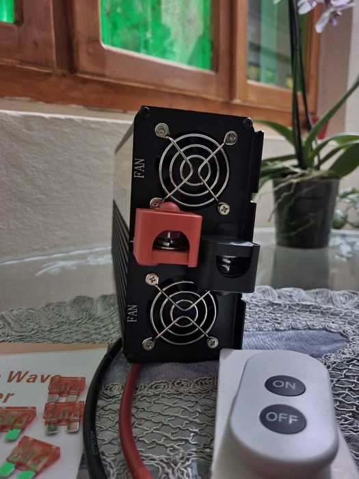Invertor Sinus Pur 3000w 12v 220v cu afisaj led, telecomanda, invertor