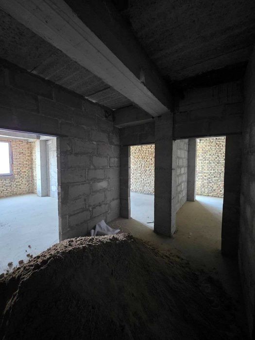 Продаётся 3х комн квартира на 3 этаже Ор-р Пиридастгир