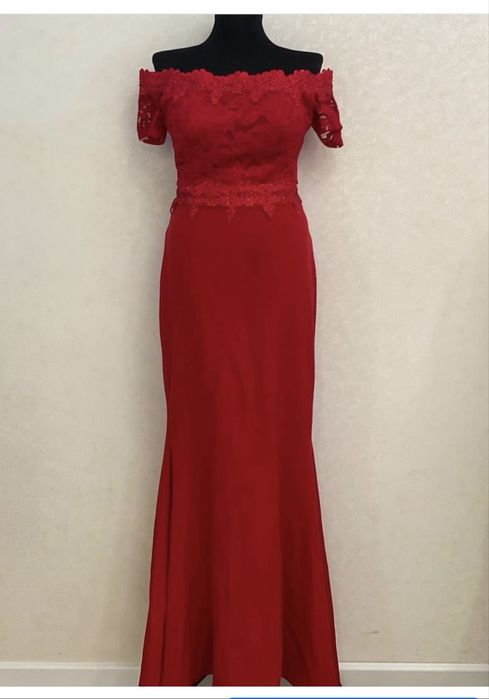 Платье (Турция) р 42/44 за 5000тг с небольшим шлейфом