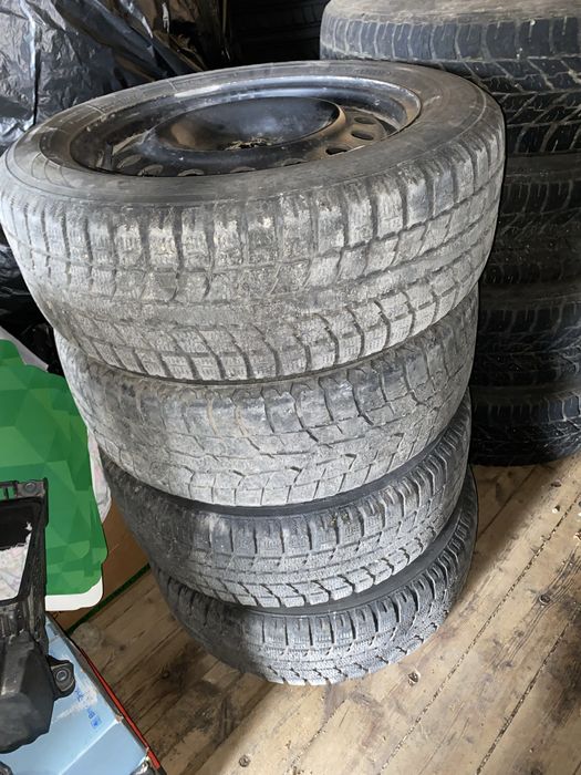 4 бр. железни джанти 16- ки, 5x114.3 с гуми 205/60/16