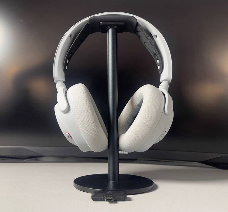 Steelseries Arctis Nova 7 white / Black