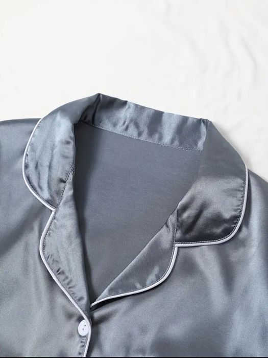 Pijama satin gri regal