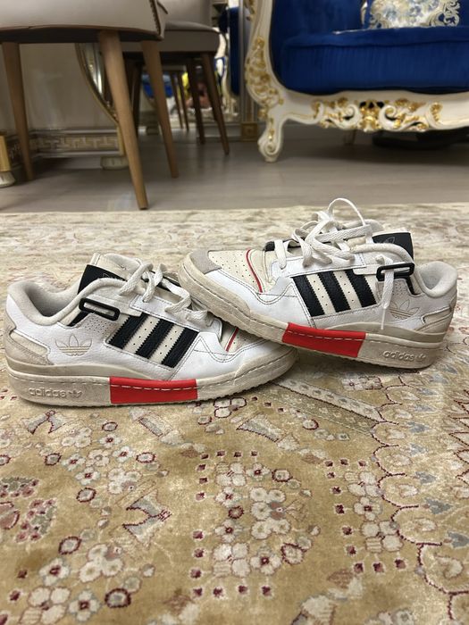кроссовки adidas forum 42