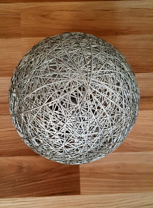 Veioza glob împletită, cu baterii