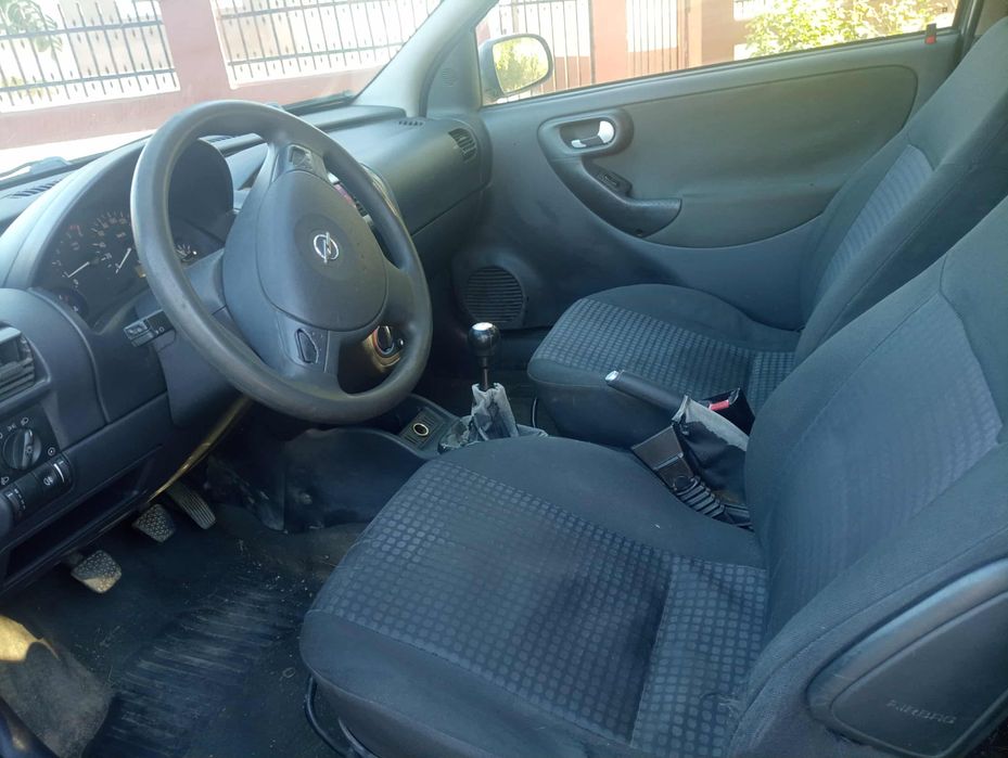 Vând sau schimb Opel corsa C 1.3 D 2003