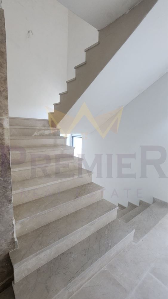 Продава се Четиристаен апартамент в Варна, Бриз - 166 кв.м за 2049 €/кв.м - Снимка #11