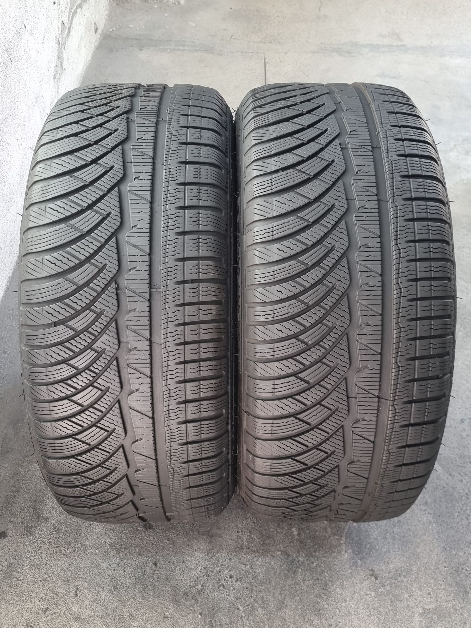 "Dot 22" 245/45/18 Michelin 2Броя: 200лв 6мм Run on flat