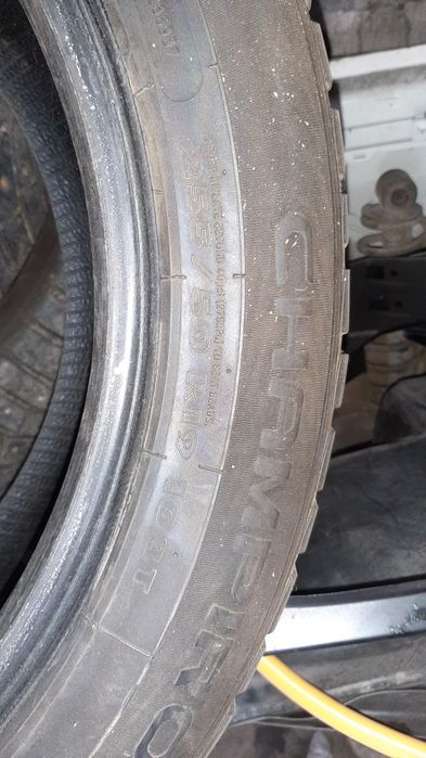 Резина зимняя 255/50/19