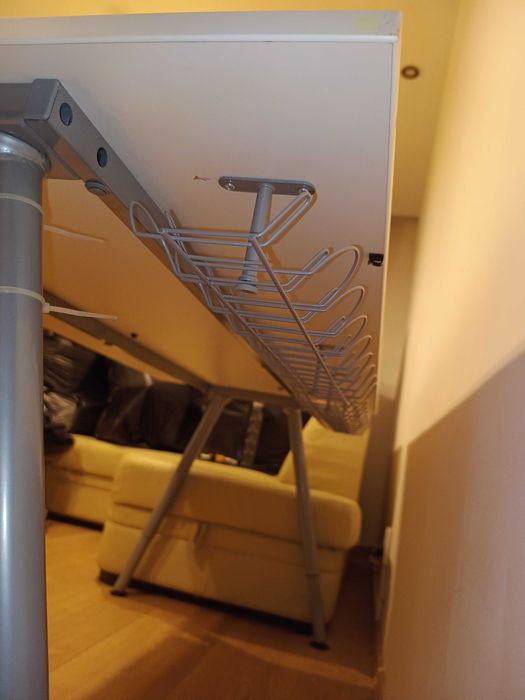 Vand birou de la Ikea, THYGE