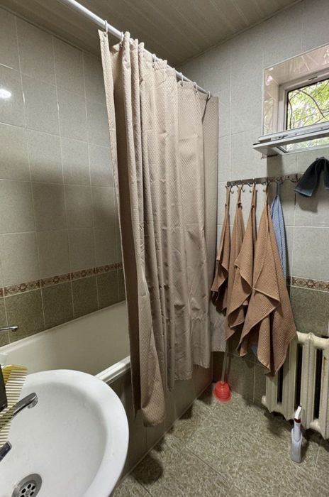 Квартира продаётся 77 серия Домрабад 2/2/4 с обстановкой