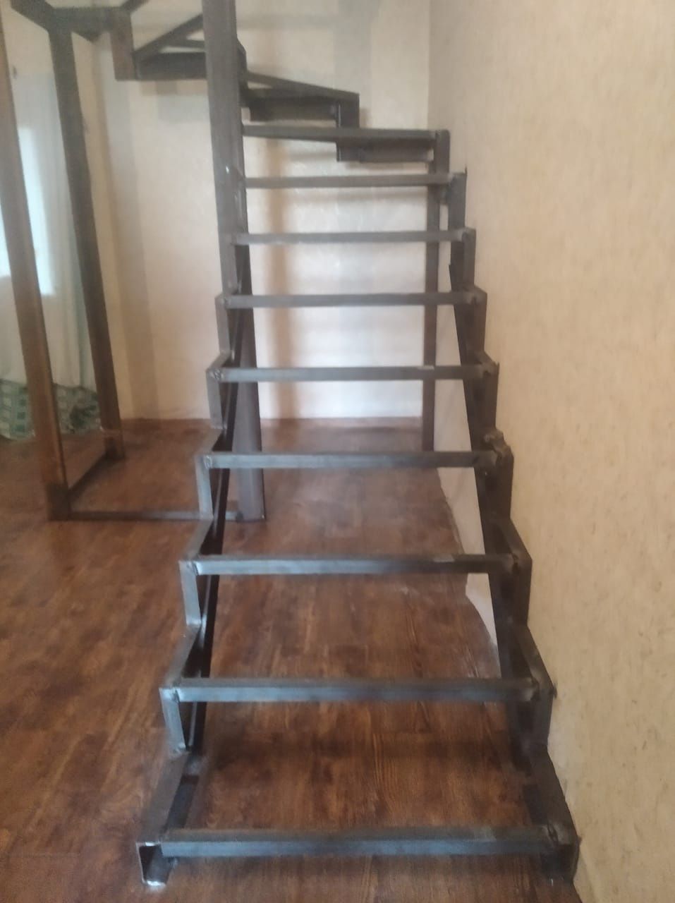 Изготовление каркаса лестницы