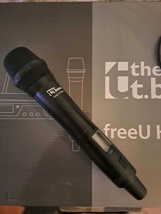 Microfon aproape nou de vânzare – ideal pentru DJ sau evenimente live!