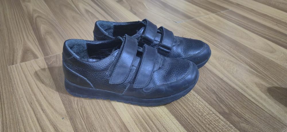 Продаются кожаные ботинки на мальчика в хорошем качестве.