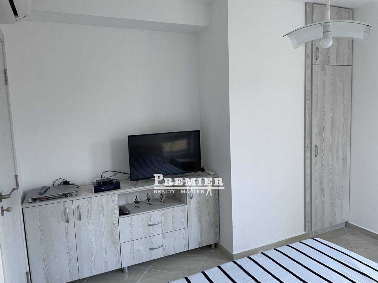 Продава се Тристаен апартамент в к.к. Албена - 85 кв.м за 942 €/кв.м - Снимка #9