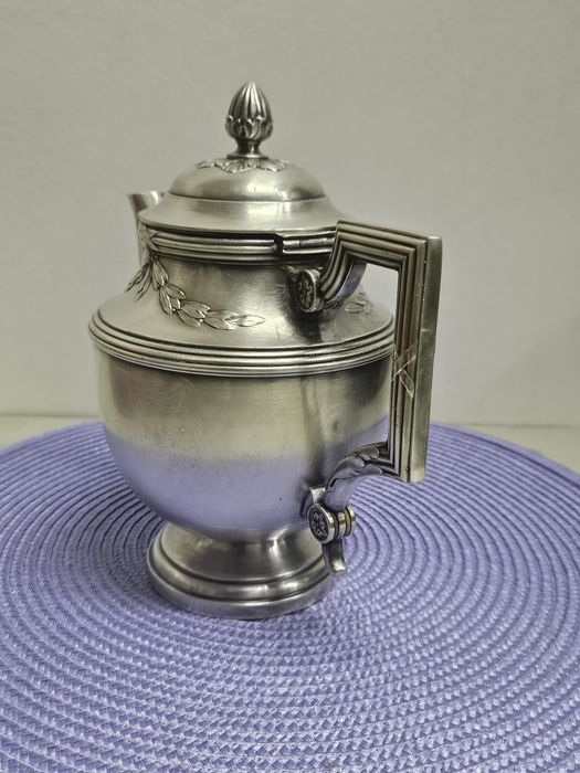 Посребрен френски чайник