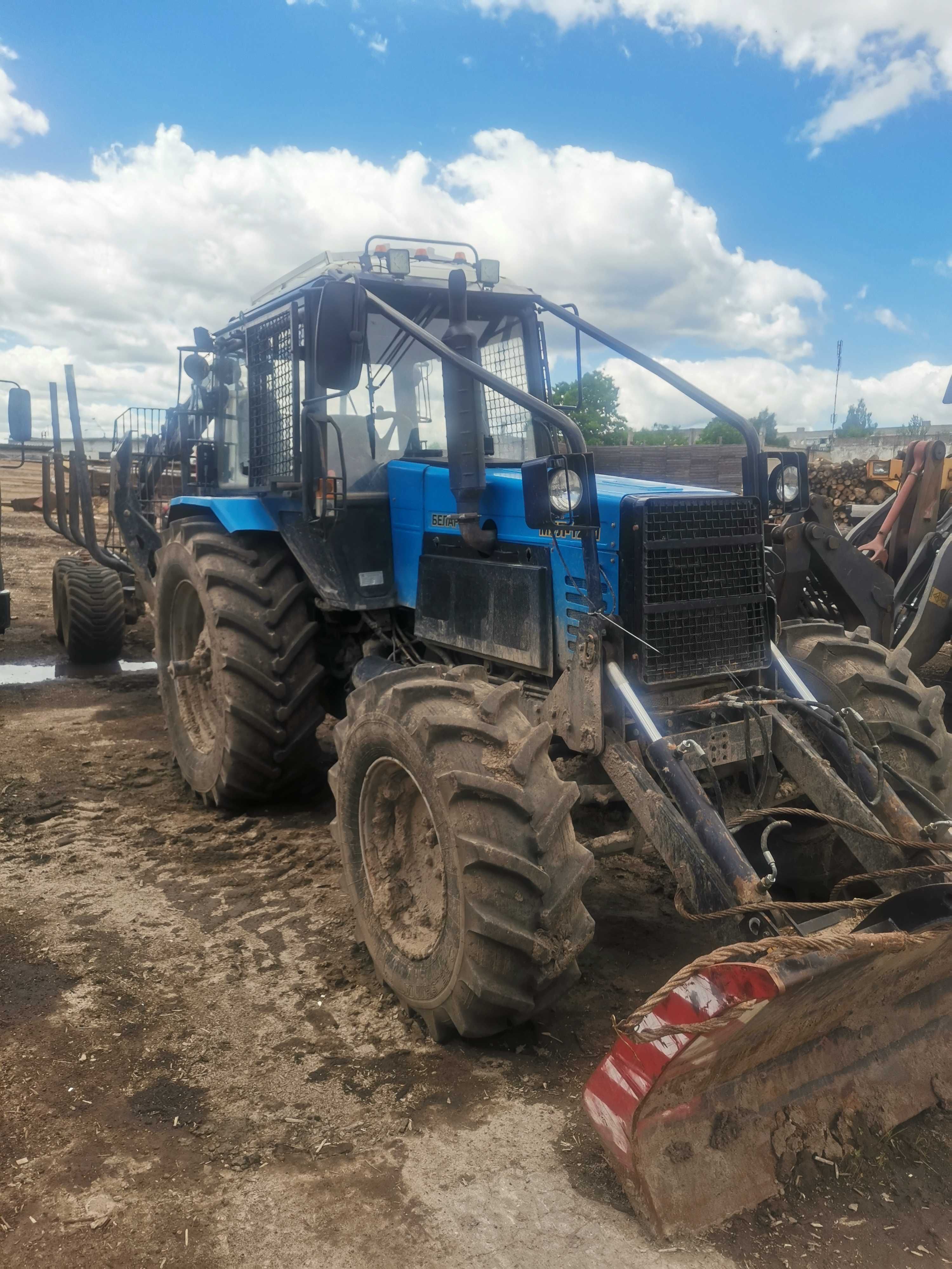 Трактор "Беларус МУЛ 1221" с лесовозной тележкой "Palms"