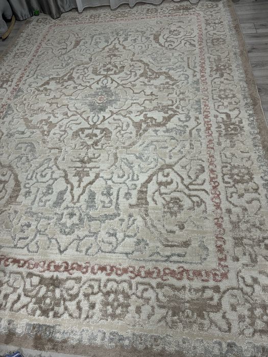 Продам ковер, в хорошем  состоянии