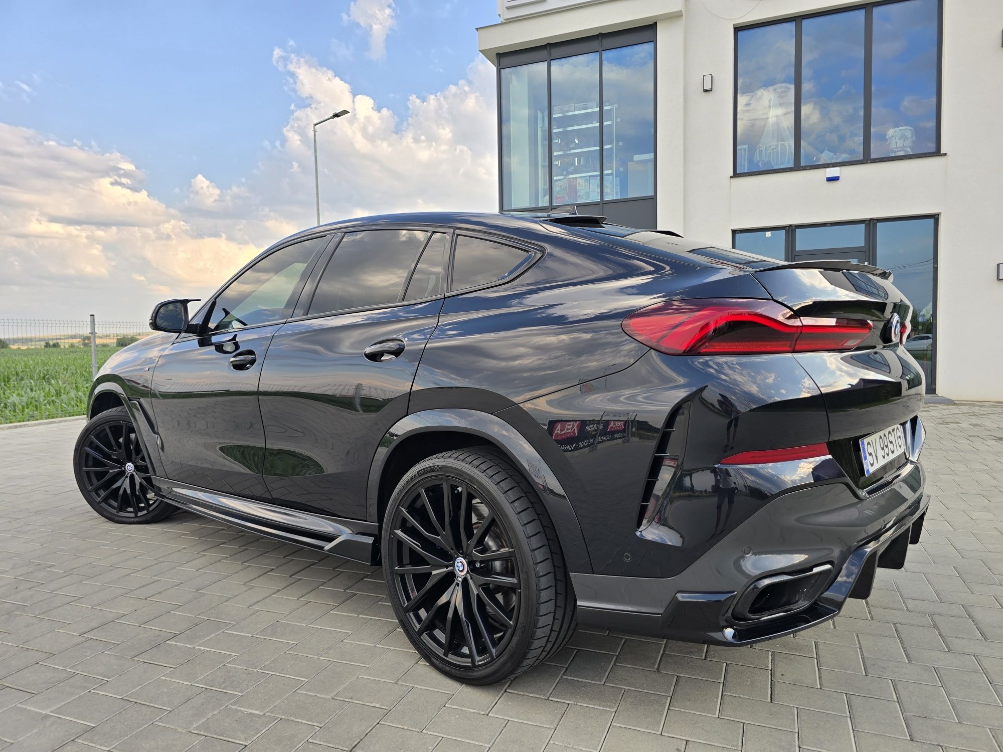 BMW X6 OZN M50 D, 3.0 D-400 Cp, An 2020, Ireproșabil, km reali 0 daune