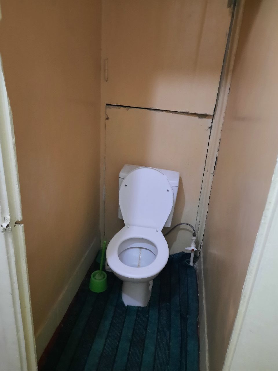 Yugnakiydan 1xonali 45 kvadrat pustoy faqat gilamlari bor