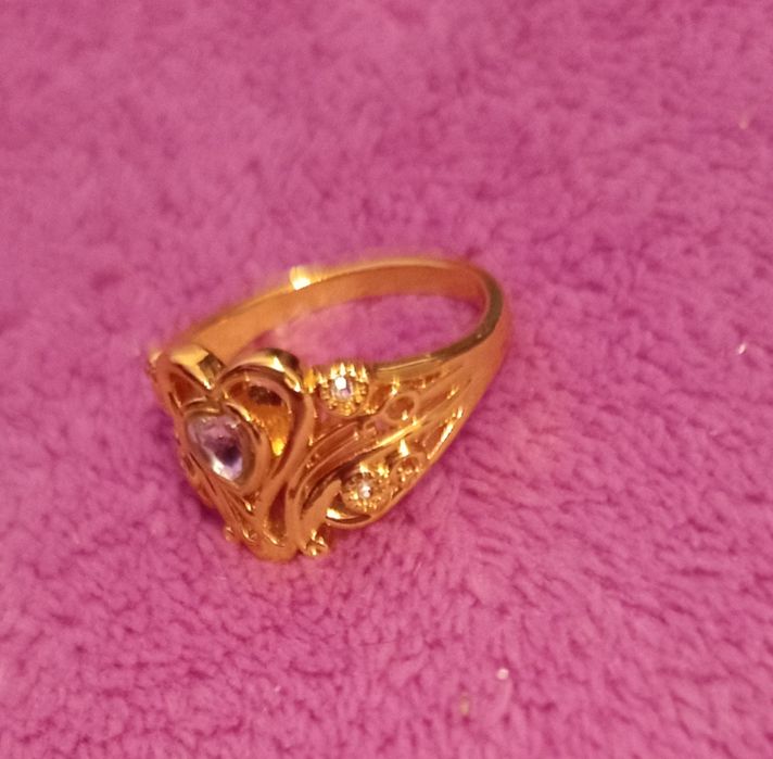 Inel auriu cu inima numărul 8 , cupru