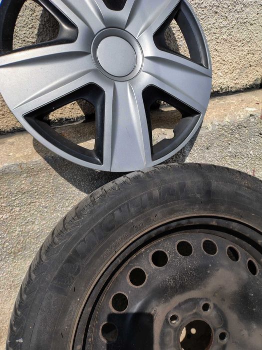 Roti de tabla echipate cu pneuri Michelin Alpin 4 iarna Ford Focus R16