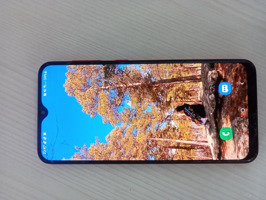 Samsung A20 красный