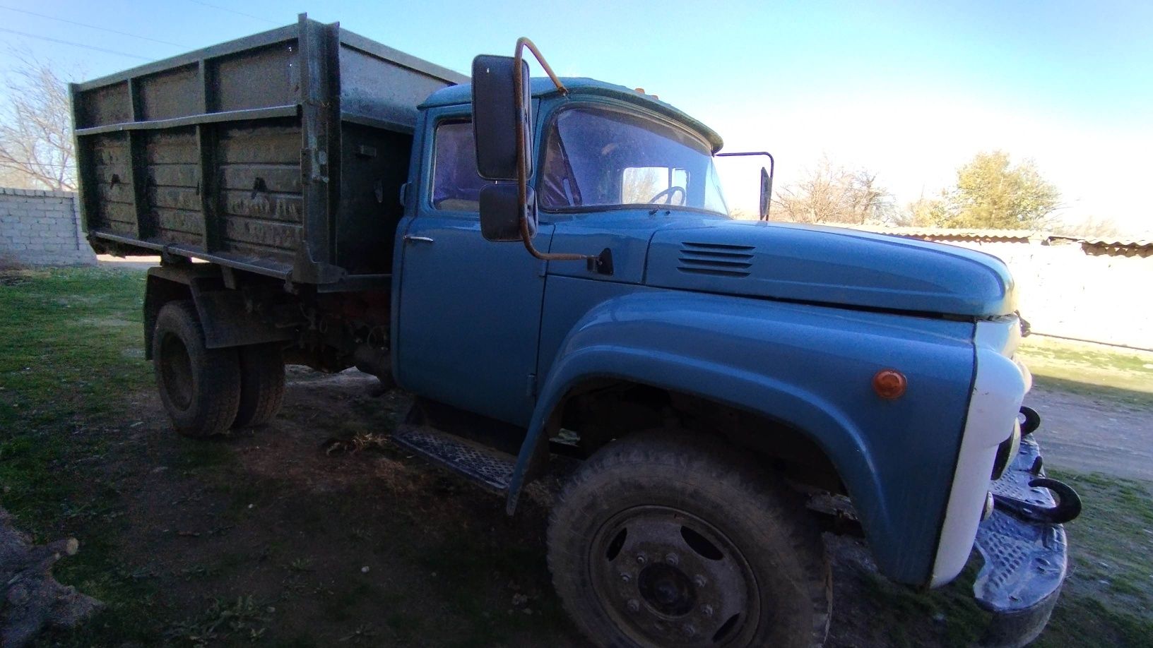 Zil 130 samosval